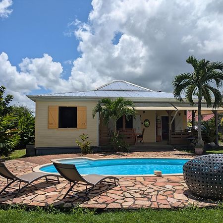 Charmante Villa Creole Climatisee, Jardin Tropical Et Piscine Prives Lamentin Esterno foto