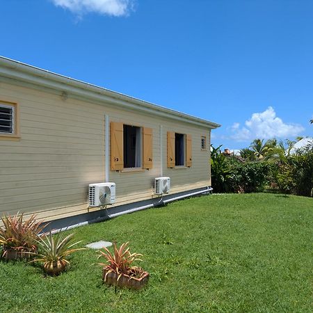 Charmante Villa Creole Climatisee, Jardin Tropical Et Piscine Prives Lamentin Esterno foto