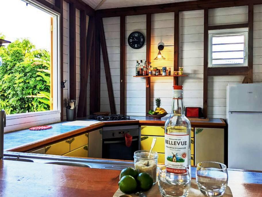 Charmante Villa Creole Climatisee, Jardin Tropical Et Piscine Prives Lamentin Esterno foto