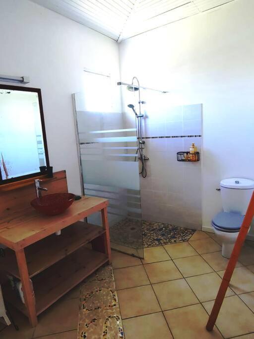 Charmante Villa Creole Climatisee, Jardin Tropical Et Piscine Prives Lamentin Esterno foto